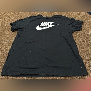 EUC The Nike Tee XL crew neck shirt short sleeve logo active athletic top